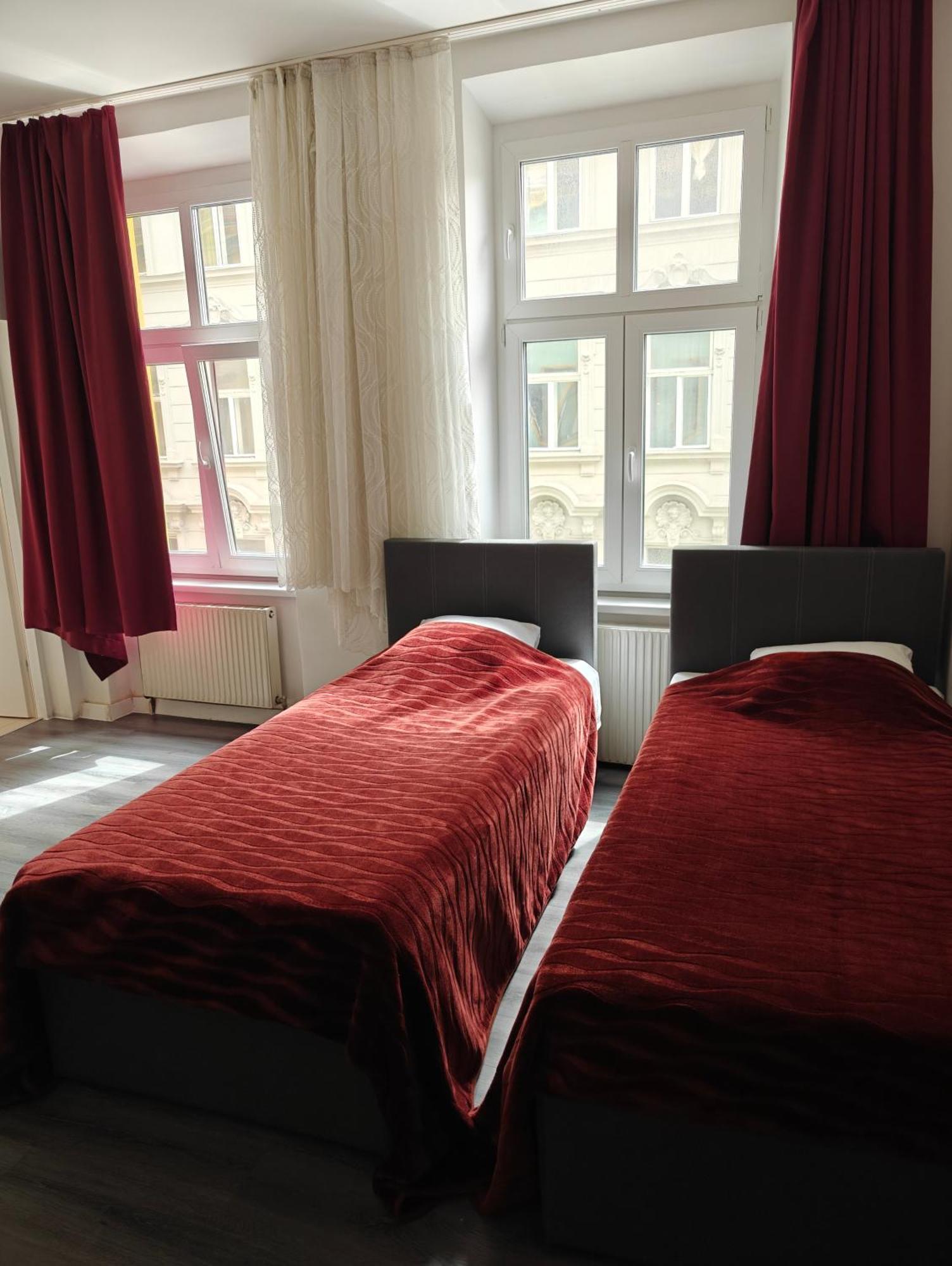Hotel Viktoria Vienna Exterior photo